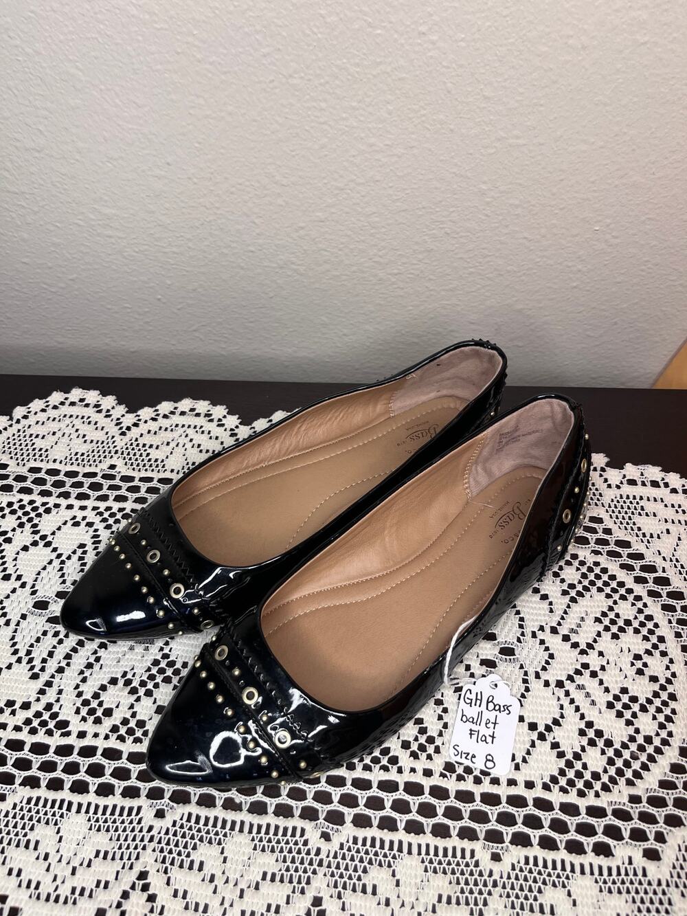 GH Bass & Co Black Patent Leather Studded Pointed Toe Flats Shoes Womens Size 8